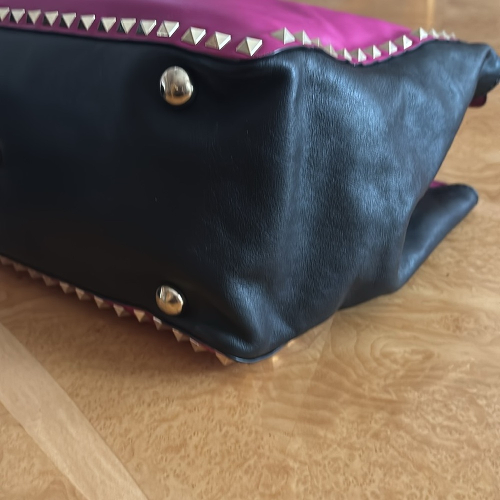 EUC Valentino Garavani Fuschia/Black Studded $1299 - Picture 8 of 13